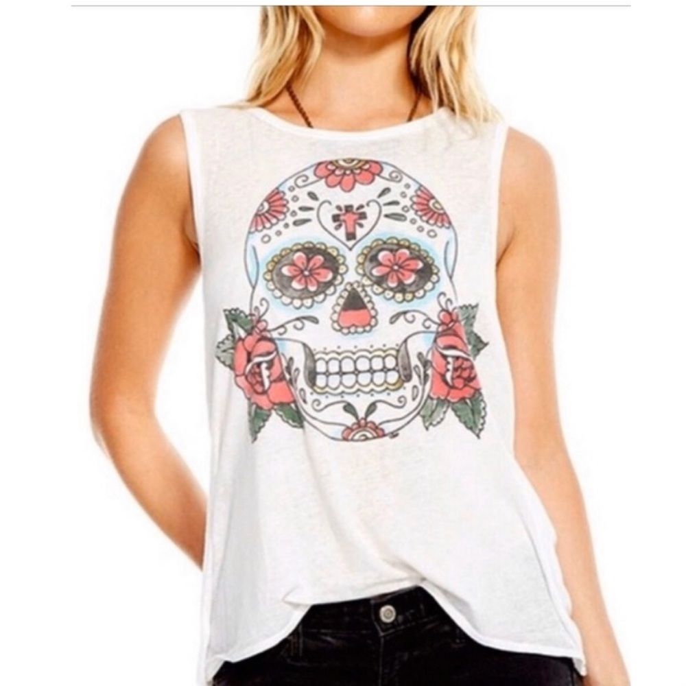 #23•CHASER• skull and roses printed tank top in size medium excellent condition